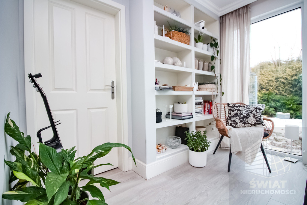 Dom Sprzedaż Święte 8