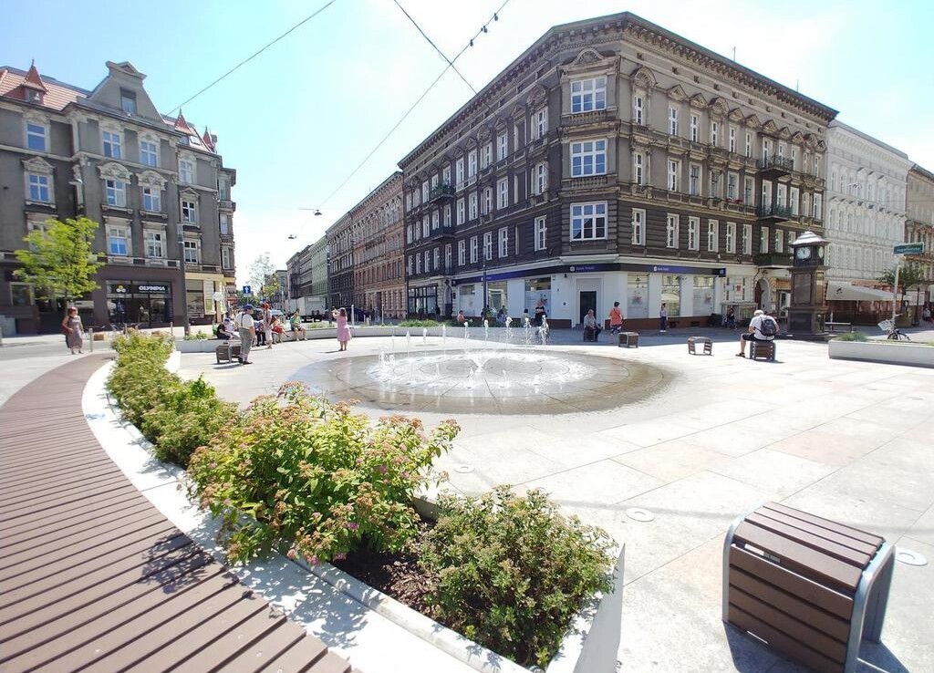 Lokal z widokiem na Plac Zamenhofa