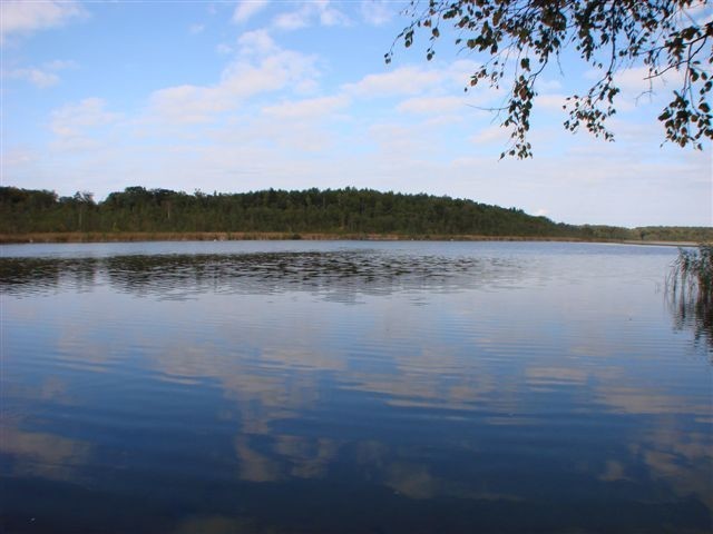 Blisko jeziora 1290 m2 DWZ, woda, kan. energia