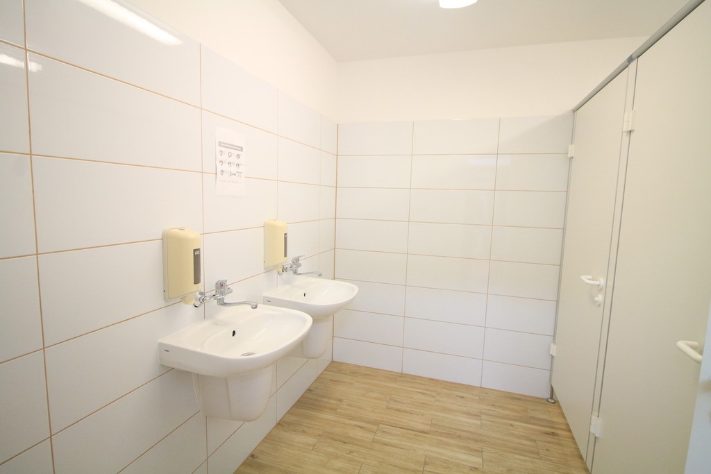 4 pokoje biurowe z łazienką do wynajęcia - 93 m2